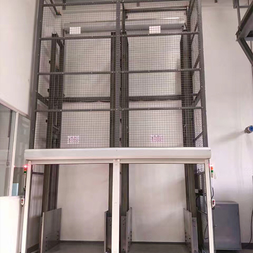 導(dǎo)軌式升降平臺(tái)（室內(nèi)）